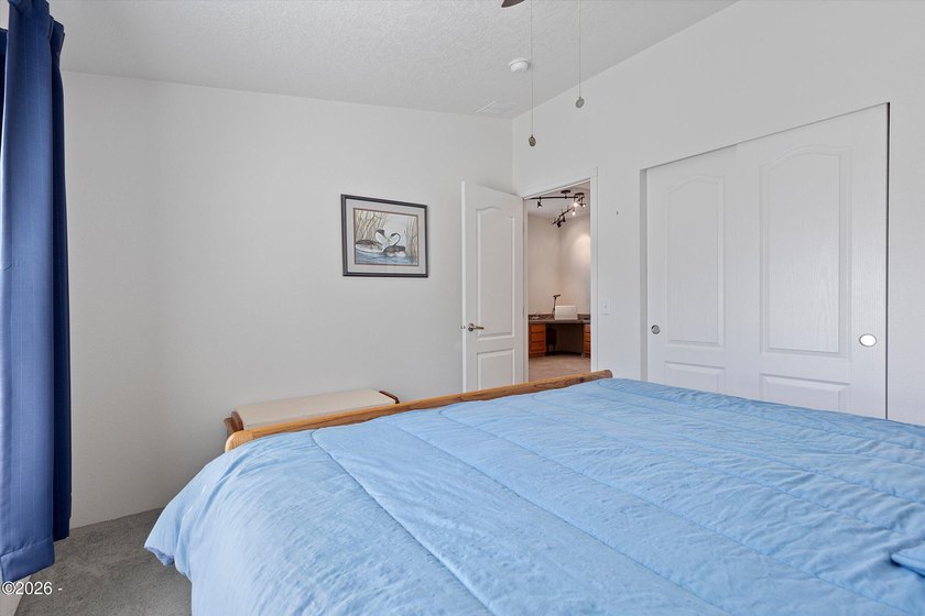 First time on the market! Spacious 2,560 sq ft manufactured home - photo 33