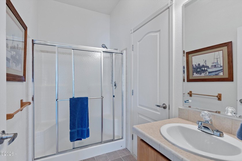 First time on the market! Spacious 2,560 sq ft manufactured home - photo 34