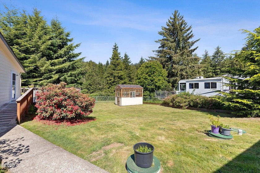 First time on the market! Spacious 2,560 sq ft manufactured home - photo 42