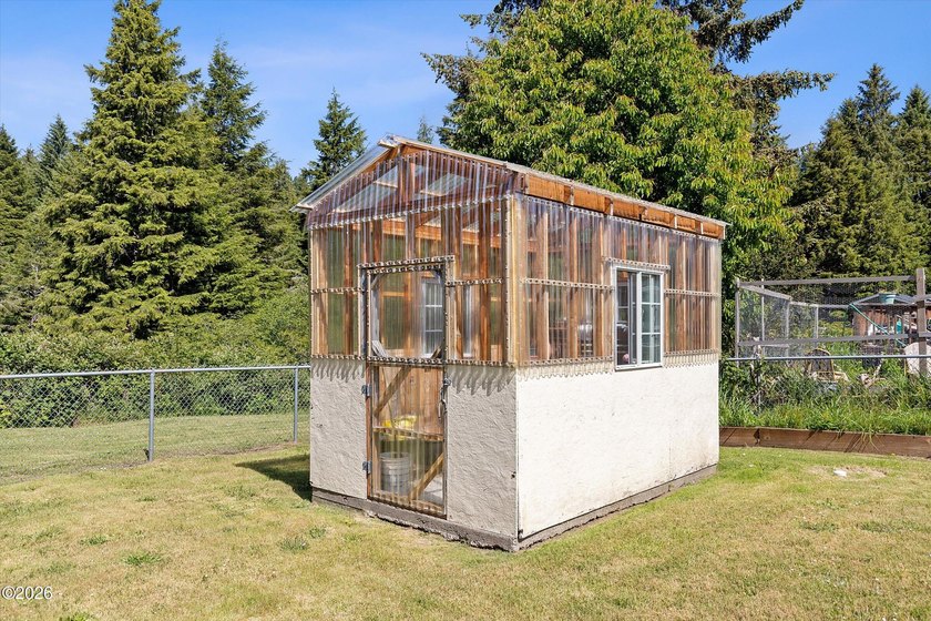 First time on the market! Spacious 2,560 sq ft manufactured home - photo 45
