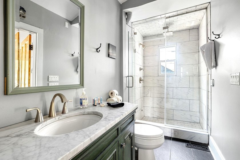 A classic Charleston Single style (currently in dual residence - photo 5