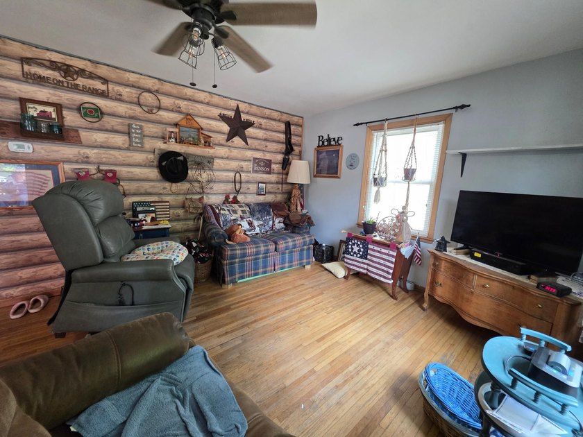 Welcome to a cozy home in a peaceful neighborhood offering all - photo 3