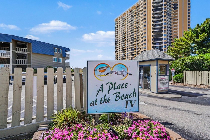 Wake up to breathtaking ocean views and the soothing sound of - photo 4