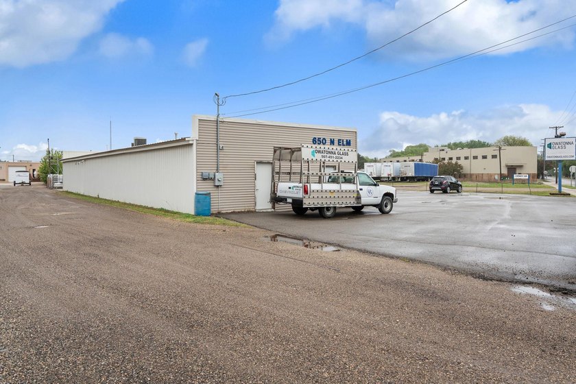 Welcome to this exceptional commercial property centrally - photo 14