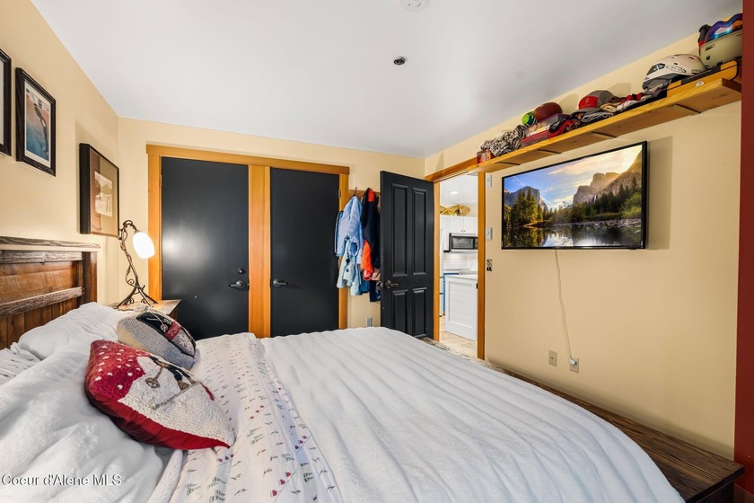 Immerse yourself in the Schweitzer Mountain lifestyle with this - photo 18