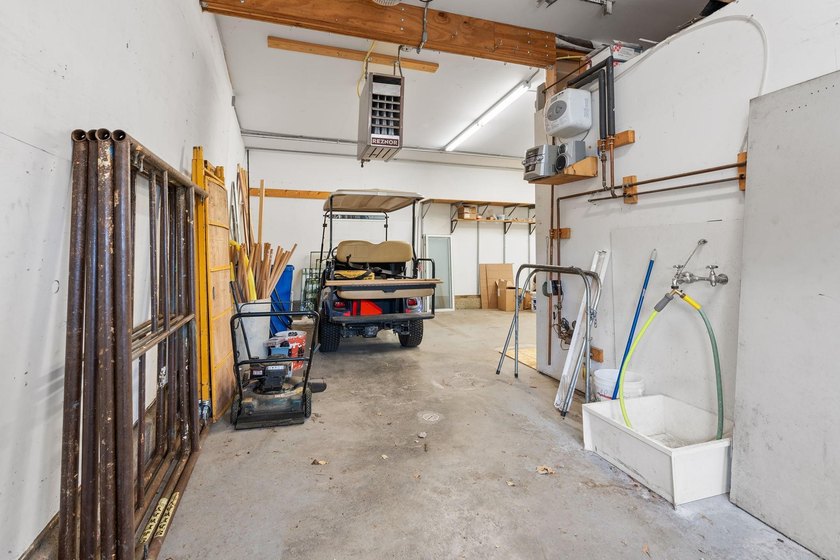 Welcome to this exceptional commercial property centrally - photo 30