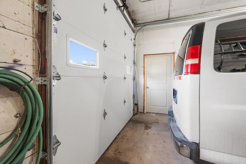 Welcome to this exceptional commercial property centrally - photo 31