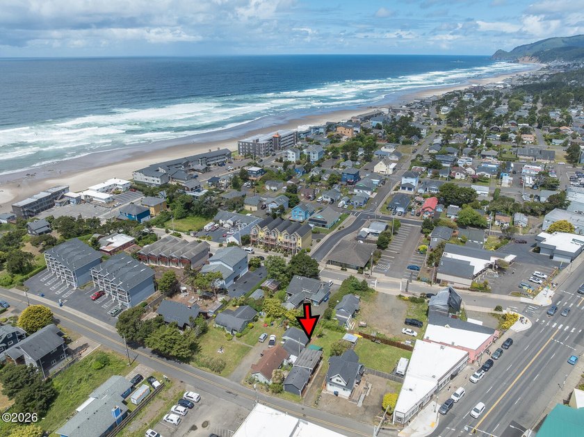 Cute 1 bedroom, 1 bathroom gem ready to be yours! Easy entry - photo 36