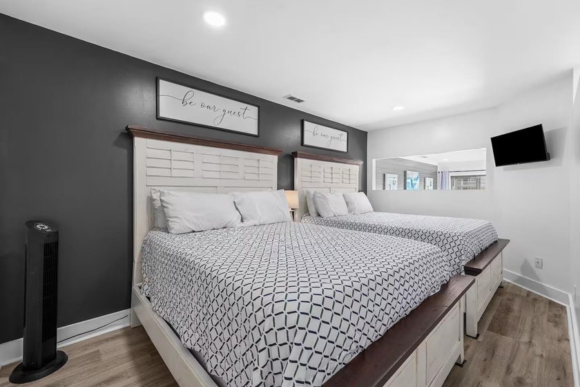 Turnkey and fully renovated 1 bedroom, 1 bath condo located in - photo 5