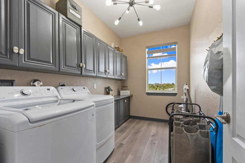 Priced to sell, $8,600 credit to buyer for cosmetic improvements - photo 37