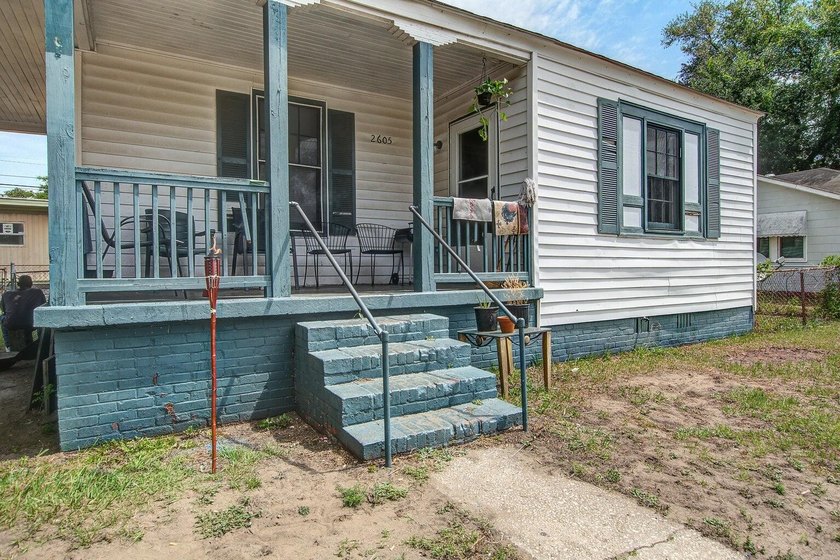 Investor Alert!! Income-generating multi unit property features - photo 3