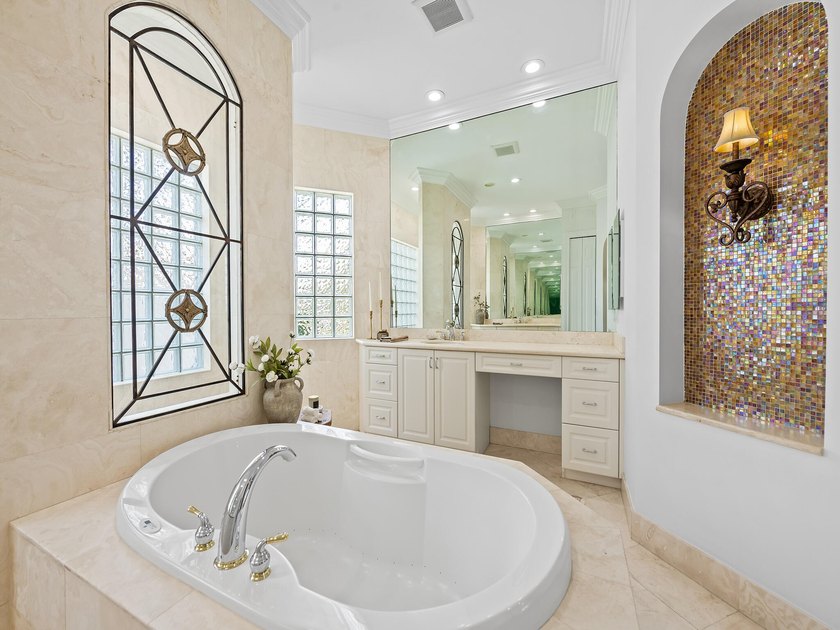 Nestled on a quiet cul-de-sac street, this beautifully - photo 20
