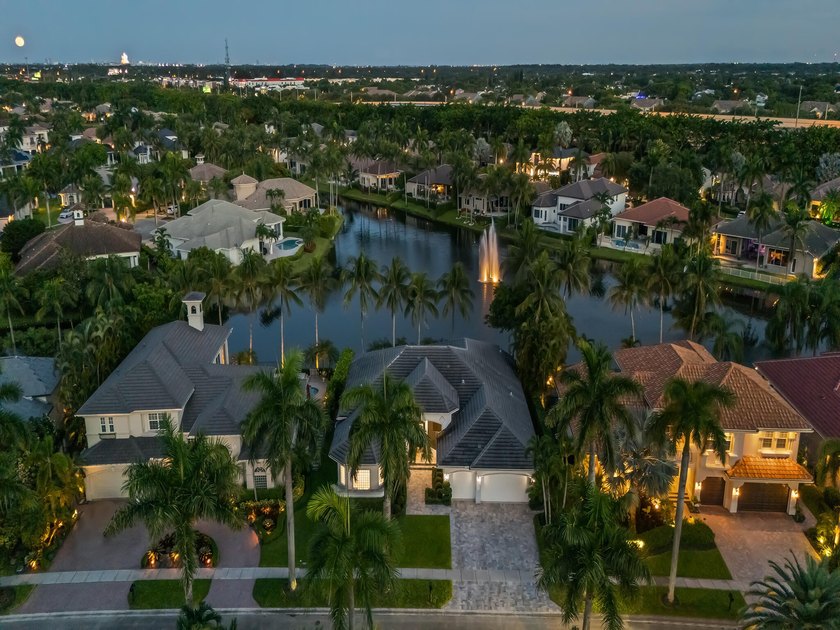 Nestled on a quiet cul-de-sac street, this beautifully - photo 34