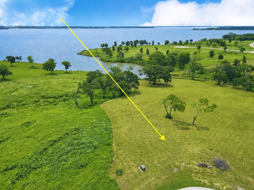 Texas Waterfront Views with Country Vibes. Build a Boathouse! - photo 20