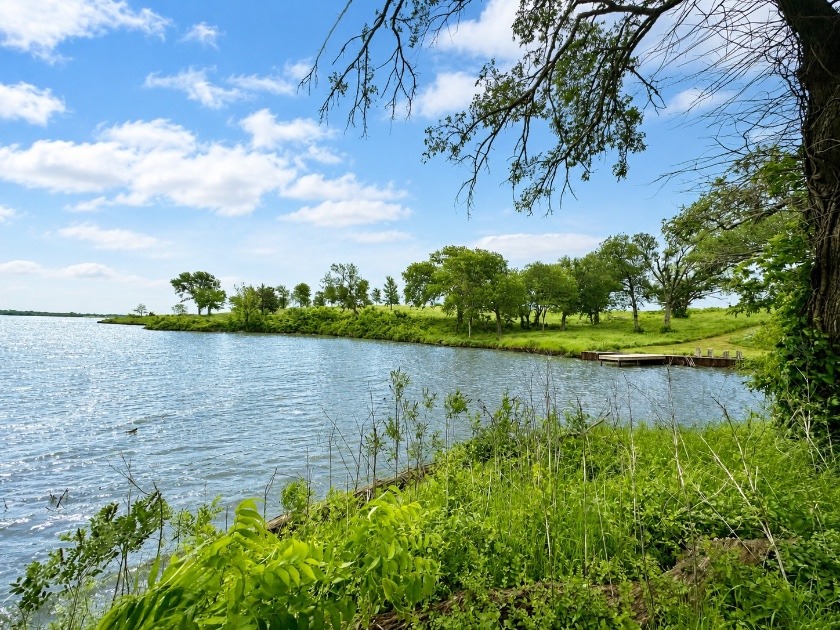 Texas Waterfront Views with Country Vibes. Build a Boathouse! - photo 13