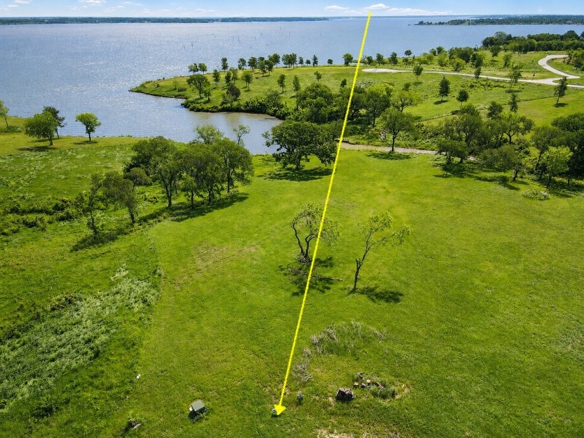 Texas Waterfront Views with Country Vibes. Build a Boathouse! - photo 25