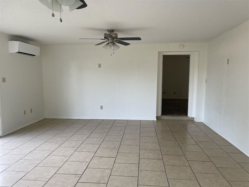Beautiful &amp; Spacious 5 bedroom, 4 bathrooms, 4 living areas - photo 14