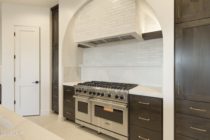 Welcome to 7976 Plaza de Los Pajaros, where luxury meets - photo 18