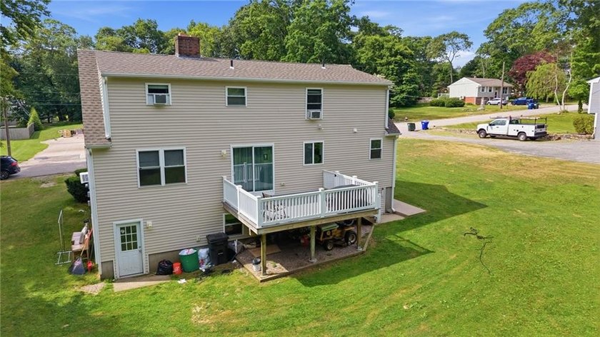 BEAUTIFUL REMODLED CUSTOME CAPE STYLE HOME ON OVER A HALF ACRE - photo 6