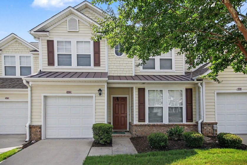 Welcome to your dream retreat in the highly sought-after - photo 2