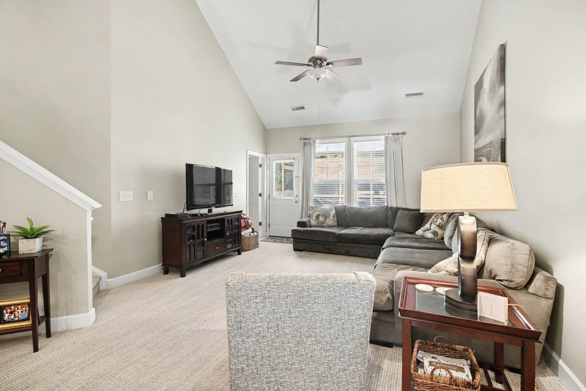 Welcome to your dream retreat in the highly sought-after - photo 6