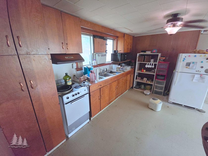 Sold AS IS, this 2-bedroom, 660 sq. ft. home in Johnson - photo 11