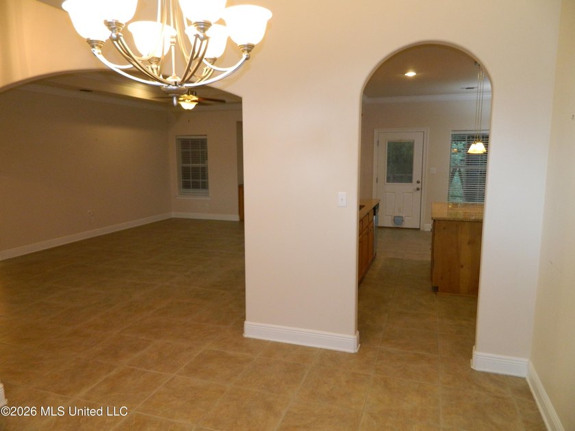 Nice ranch home, 3 bedroom, 2 bath, split bedroom plan, all - photo 13