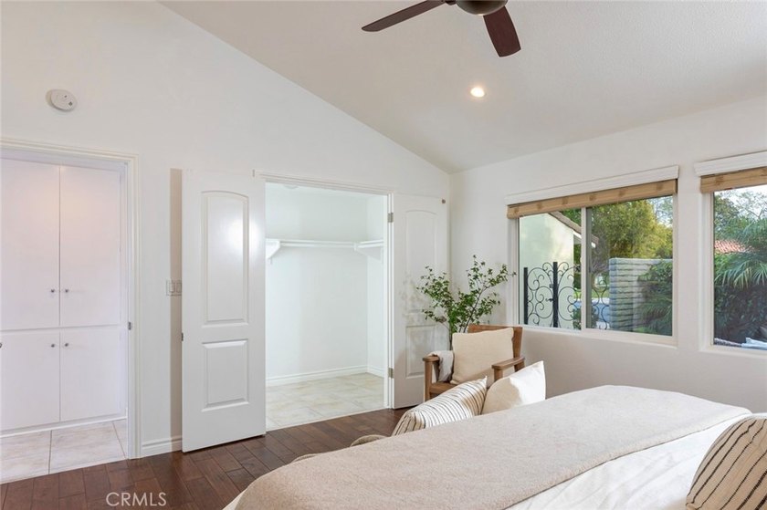 SINGLE-LEVEL LIVING! Welcome to 2102 Vista Entrada, an updated - photo 15