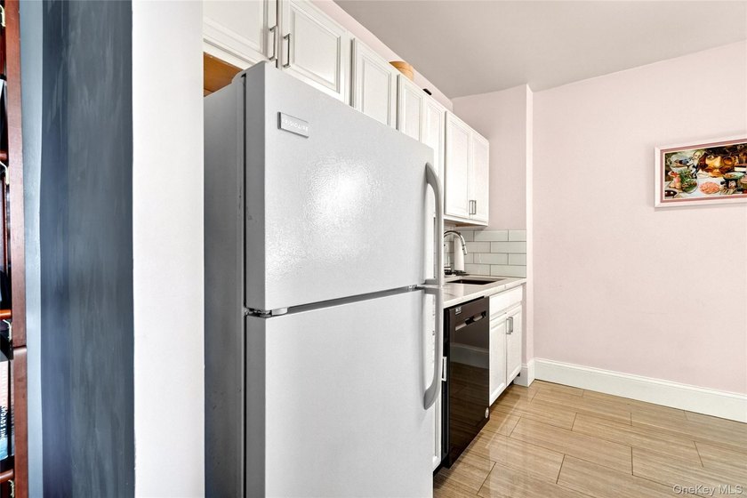 BACK TO MARKET---Welcome to Park Crest! Move right into this - photo 18