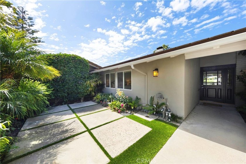 SINGLE-LEVEL LIVING! Welcome to 2102 Vista Entrada, an updated - photo 25