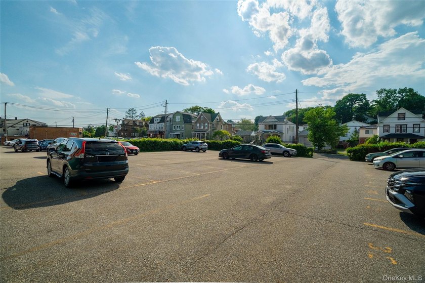 BACK TO MARKET---Welcome to Park Crest! Move right into this - photo 33