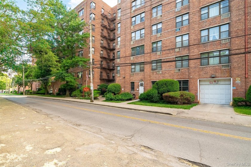 BACK TO MARKET---Welcome to Park Crest! Move right into this - photo 35
