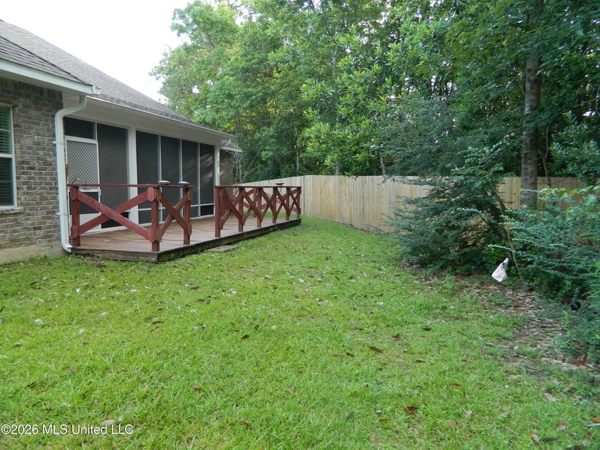 Nice ranch home, 3 bedroom, 2 bath, split bedroom plan, all - photo 38