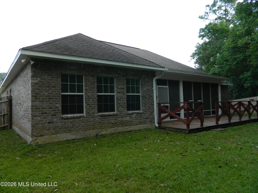 Nice ranch home, 3 bedroom, 2 bath, split bedroom plan, all - photo 39
