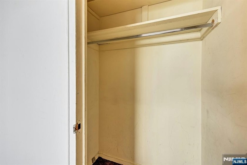 Rare opportunity to renovate and customize this high-floor - photo 8