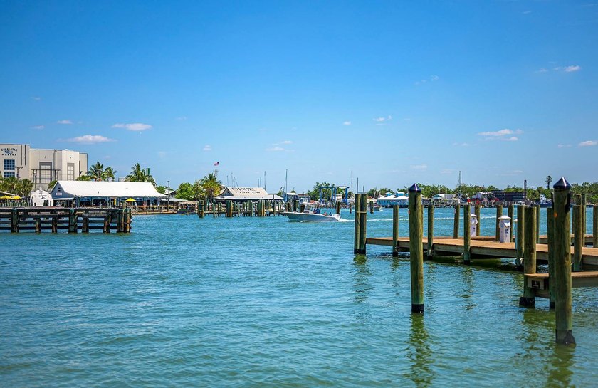 This home offers great rental potential for extra income or - photo 32