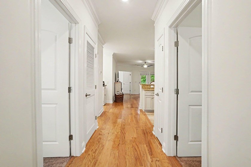 Welcome to this beautifully maintained second-floor - photo 6