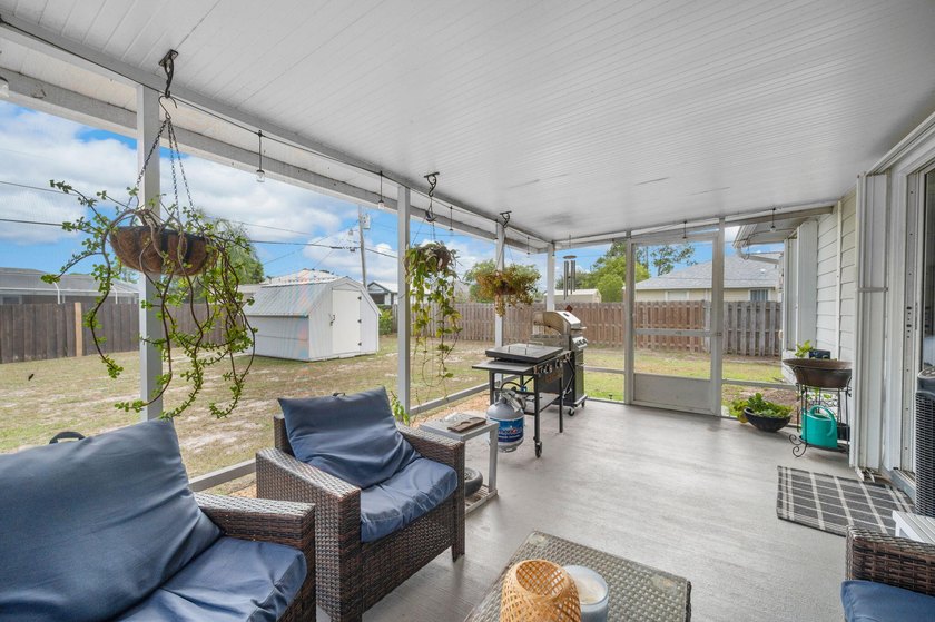 Welcome home to this beautifully updated 3-bedroom, 2-bathroom - photo 22