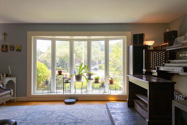This waterfront tidal creek home is only minutes from Downtown - photo 5