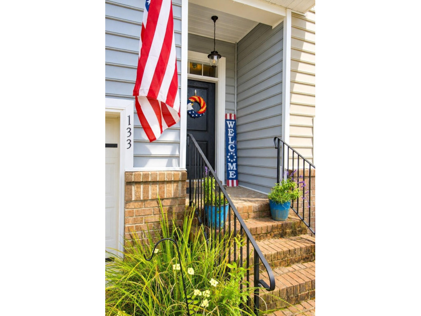 Welcome to 133 Claret Cup, a meticulously maintained and - photo 4