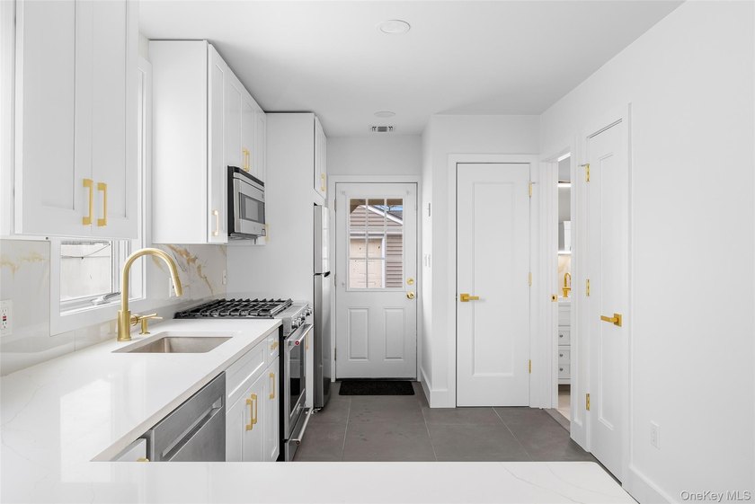 BRAND NEW !!- COMPLETELY RENOVATED-2 BEDROOM, 2 FULL BATHROOM - photo 11