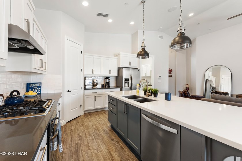 Island living at its Finest! This beautiful home is located in - photo 12