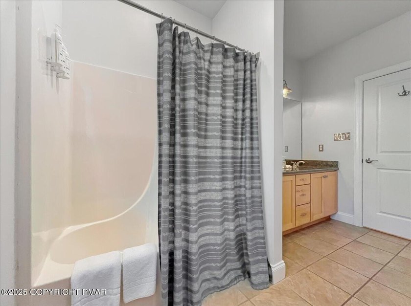 Welcome to your fully furnished, turn-key mountain-lake getaway - photo 23