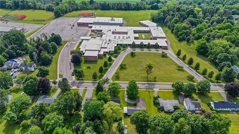 Open Houses: Wed 7/8 | 5-6:30 PM &amp; Sat 7/11 | 11:00 AM-12:30 PM - photo 38