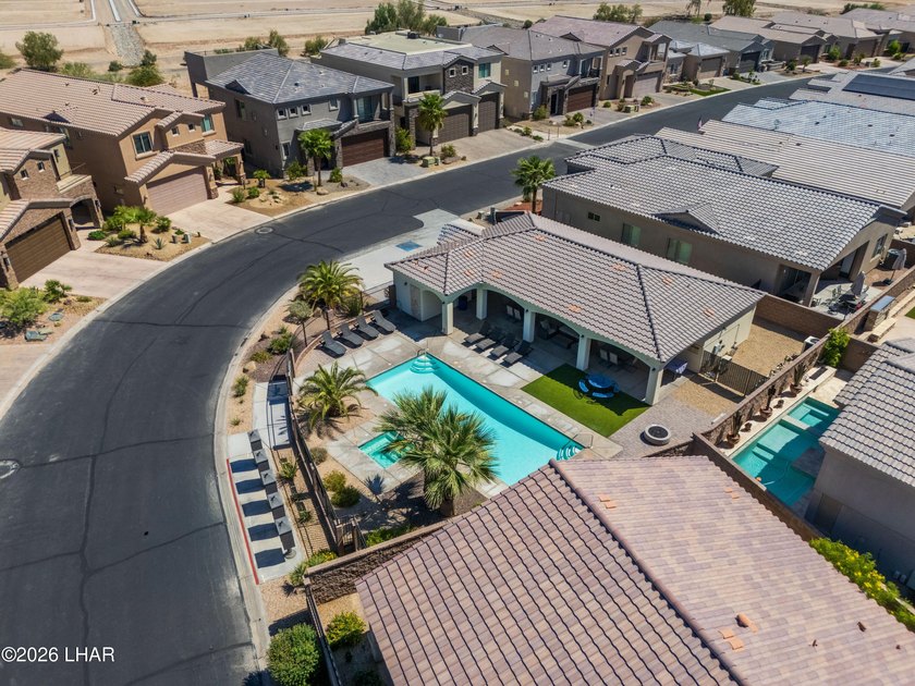 Island living at its Finest! This beautiful home is located in - photo 50