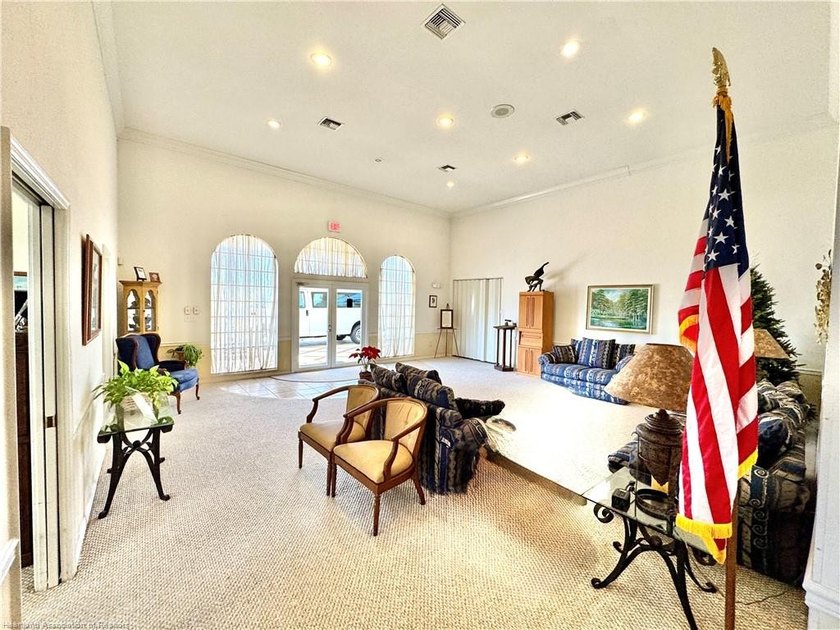 Located in the heart of Sebring, this 6,816sf building sits on 1 - photo 14