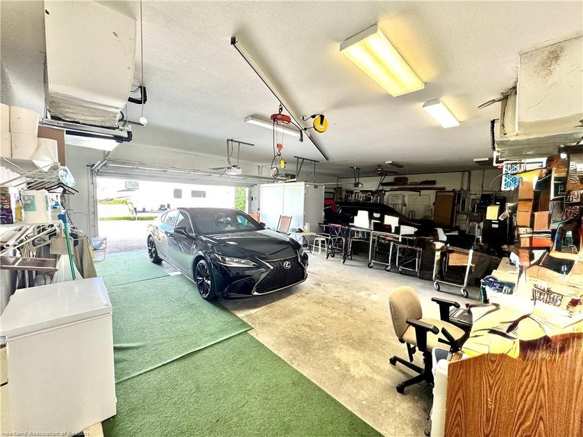 Located in the heart of Sebring, this 6,816sf building sits on 1 - photo 25
