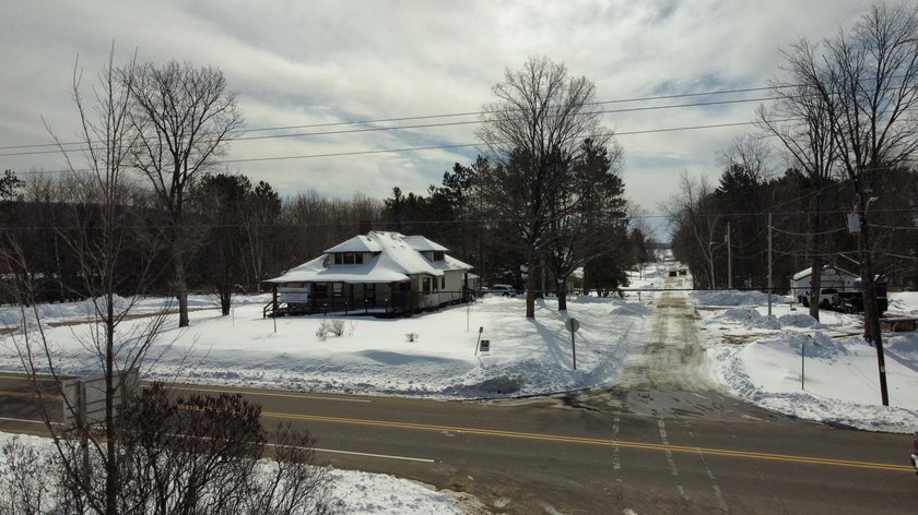 Prime corner location on main commercial corridor in Crandon - photo 2