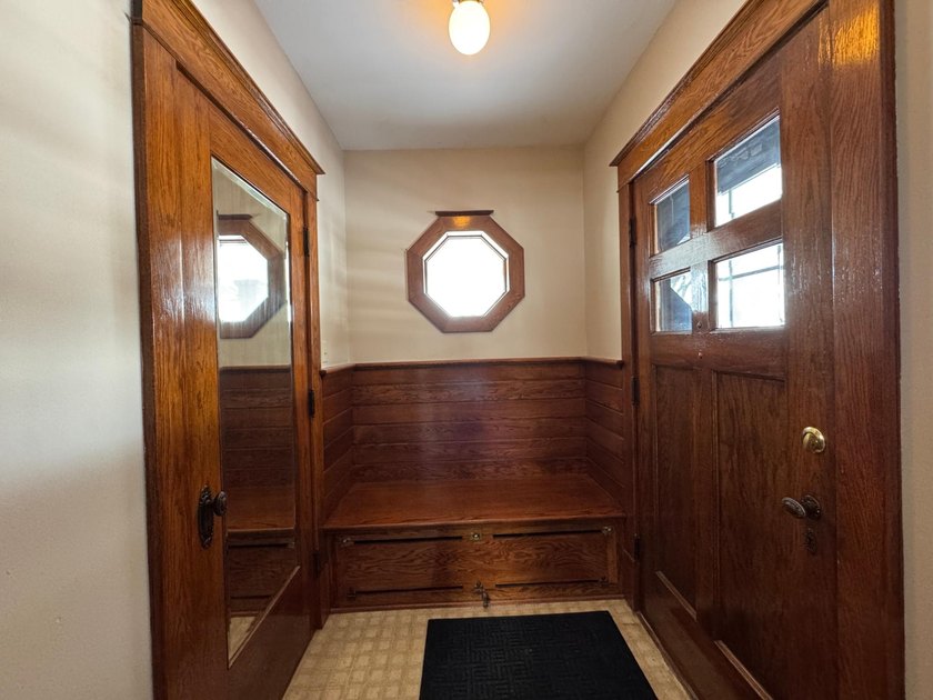 Prime corner location on main commercial corridor in Crandon - photo 4