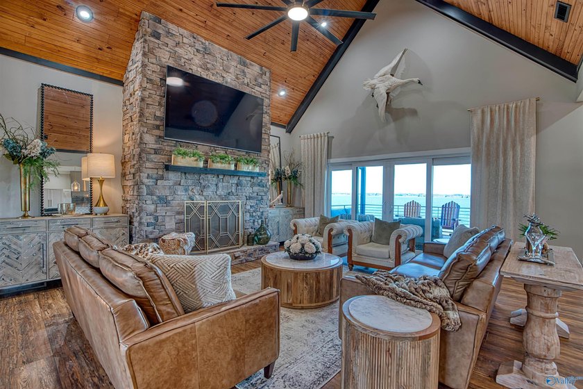 Stunning Weiss Lake retreat on 1.56 acres with 555 ft of - photo 5